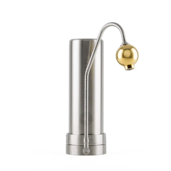 AquaAvanti Mercuro von Prime Inventions, Edelstahl Auftischwasserfilter mit UMH Live Gold Wasservitalisierung am Auslauf Seitenansicht