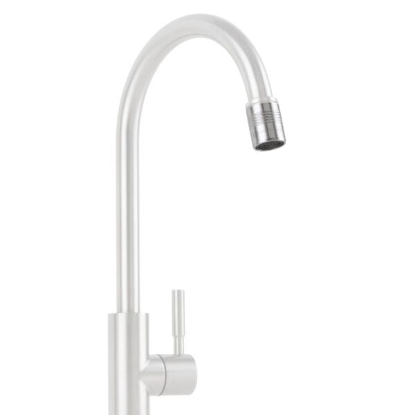 Edelstahl Alvito Wasserwirbler Basic 1.8 an Wasserhahn montiert