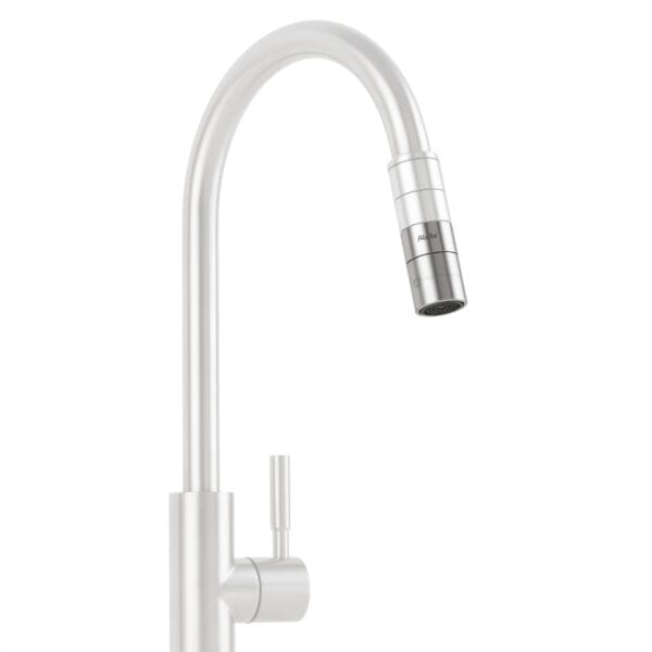 Edelstahl Alvito Wasserwirbler Viva 2.8 mit zwei extra Wirbelstufen an Wasserhahn montiert