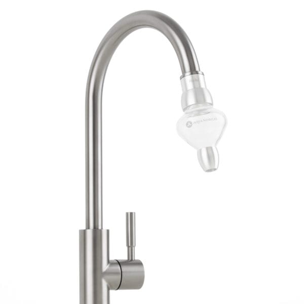 1 Wege Edelstahl Wasserhahn Prime Inventions Tina matt mit installiertem Alvito Wasserwirbler Juwel 2.8
