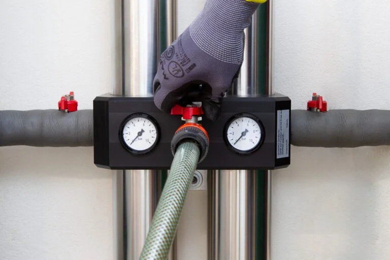 Carbonit QUADRO Prüfhahn öffnen Carbonit QUADRO Prüfhahn öffnen