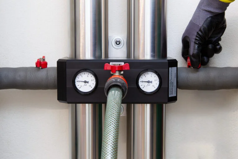 Carbonit QUADRO Einkugelhahn vorsichtig öffnen Carbonit QUADRO Einkugelhahn vorsichtig öffnen