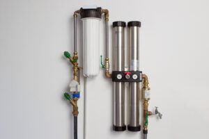 Hauswasserfilter: Vorfilter 25 und 1 my, Carbonit QUADRO 120 und UMH Master 3/4" montiert