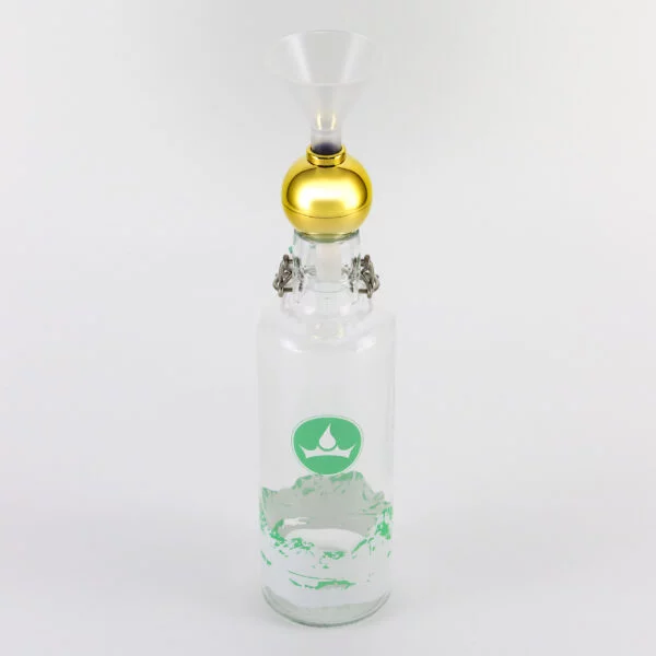 UMH Live Reiseset montiert an UMH Live Gold auf einer Trinkflasche